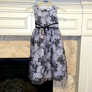 Girls formal dress like new, size 6